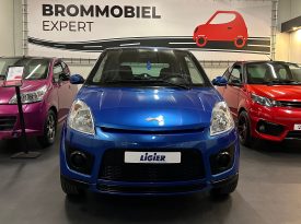 Ligier Ixo Brommobiel Marine Blue